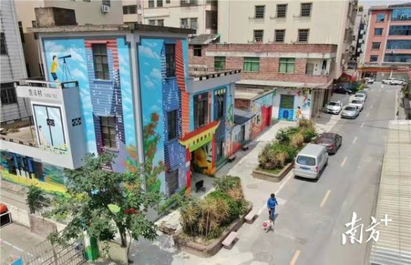 营溪村道路面貌焕然一新,大大方便了村民出行。 营溪村道路面貌焕然一新,大大方便了村民出行。