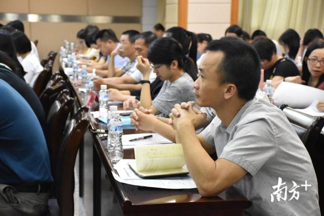 2020年8月12日,潮安区举办村级财务审计培训班,为基层人员送财务审计“知识包”。 2020年8月12日,潮安区举办村级财务审计培训班,为基层人员送财务审计“知识包”。
